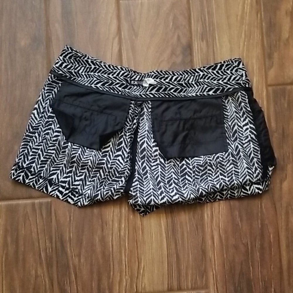 EXPRESS SHORTS SIZE 4 - Picture 7 of 7